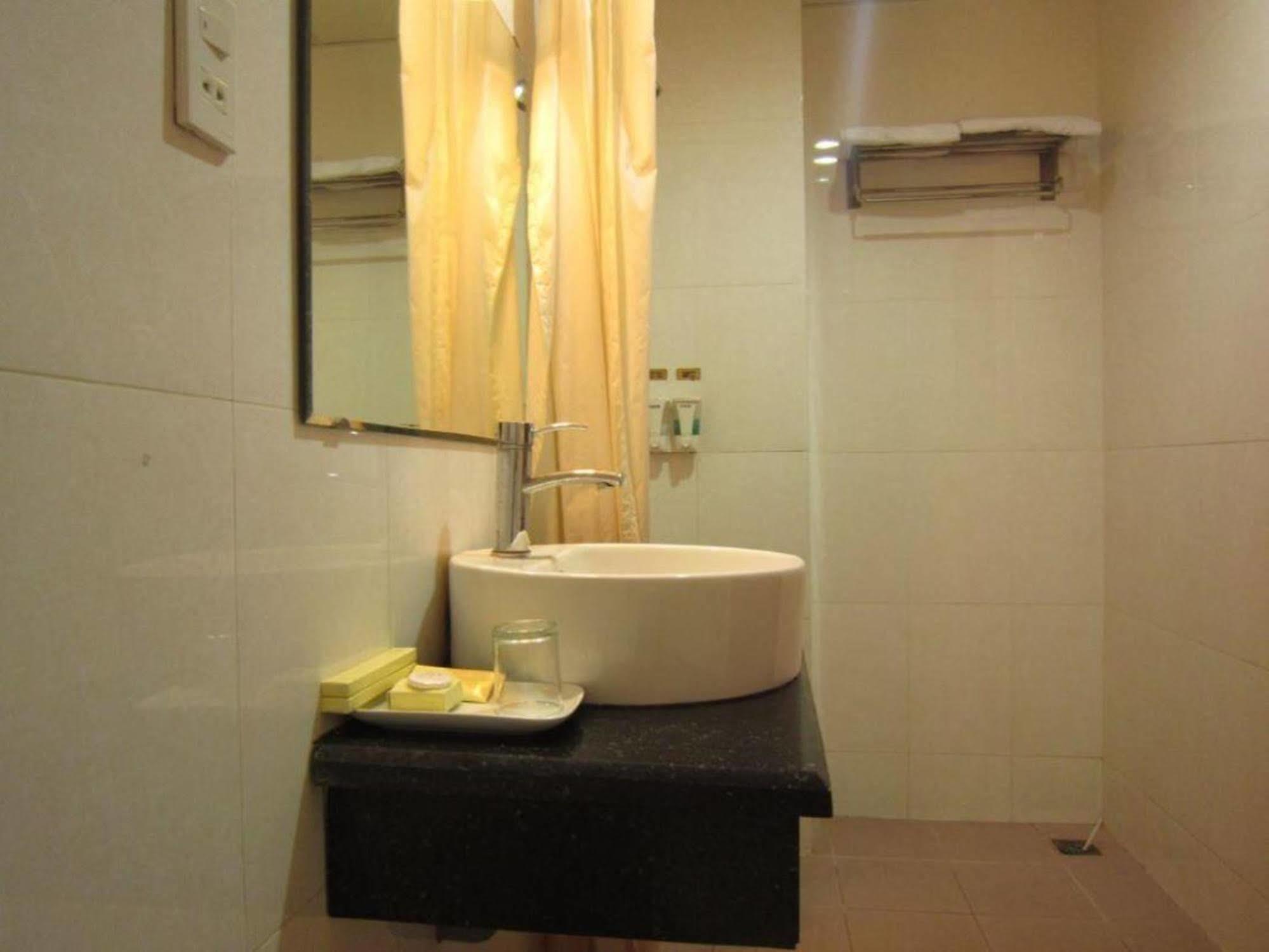 Reddoorz Ruby Star Hotel Truong Dinh Ho Či Minovo Město Exteriér fotografie
